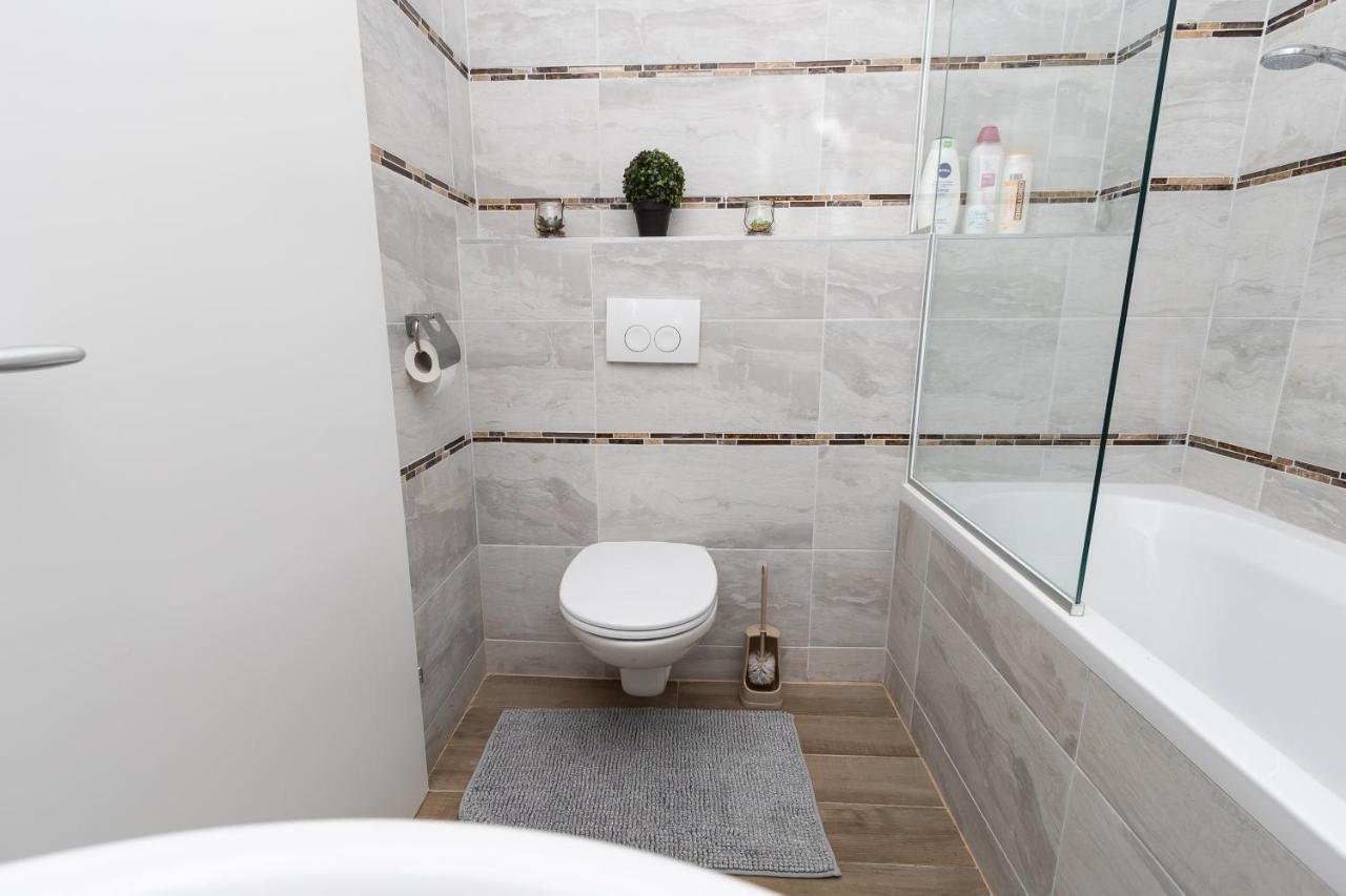 Comfortable Romantic 1 Bedroom Apartment Near Augarten Відень Екстер'єр фото
